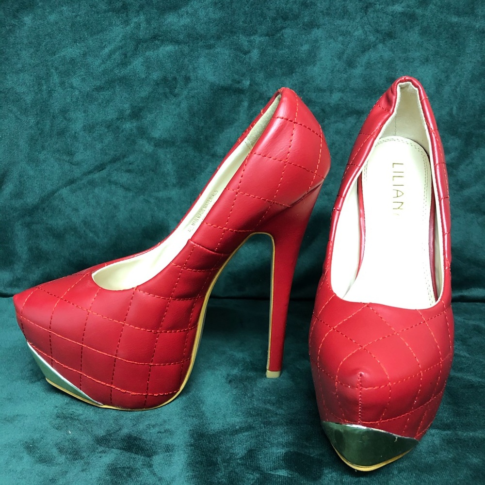 Liliana Red Quilted Platform Stiletto Heels Size 7